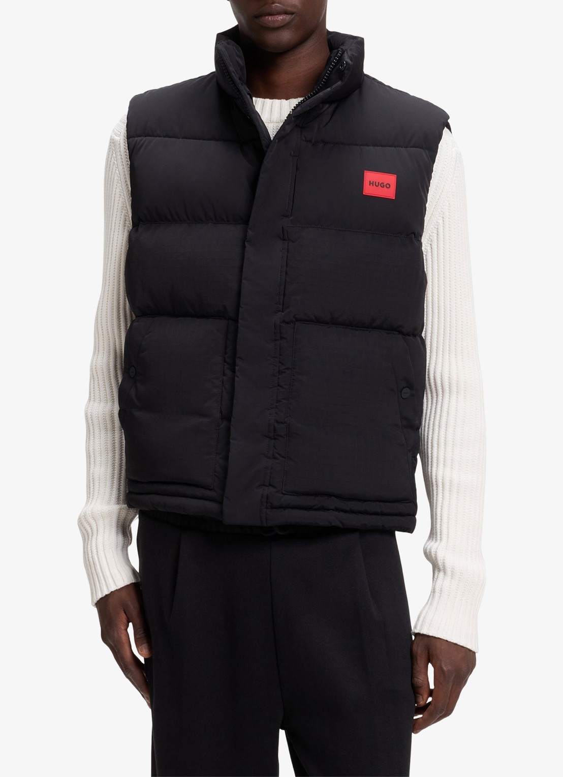 HUGO Gewatteerde bodywarmer met logo - detail zwart