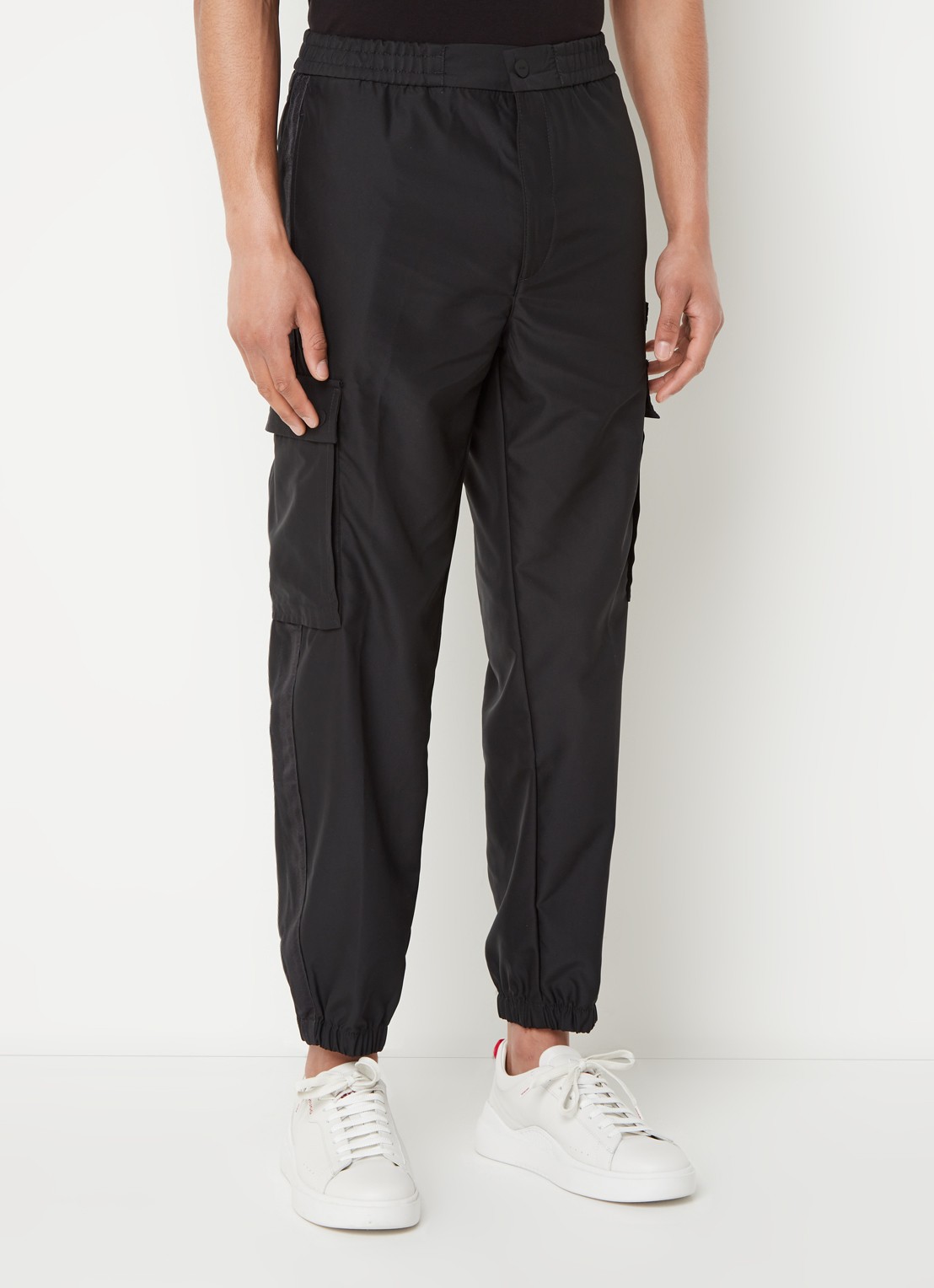 HUGO Ginto tapered fit cargobroek met logo - detail zwart