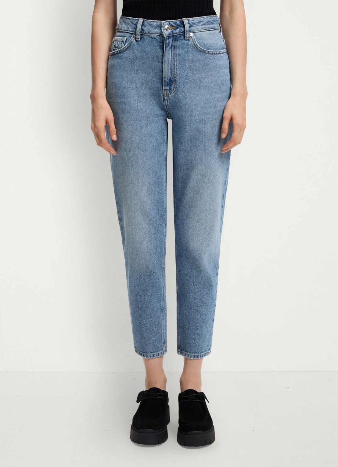 HUGO High waist mom jeans met lichte wassing - detail 2 lichtblauw
