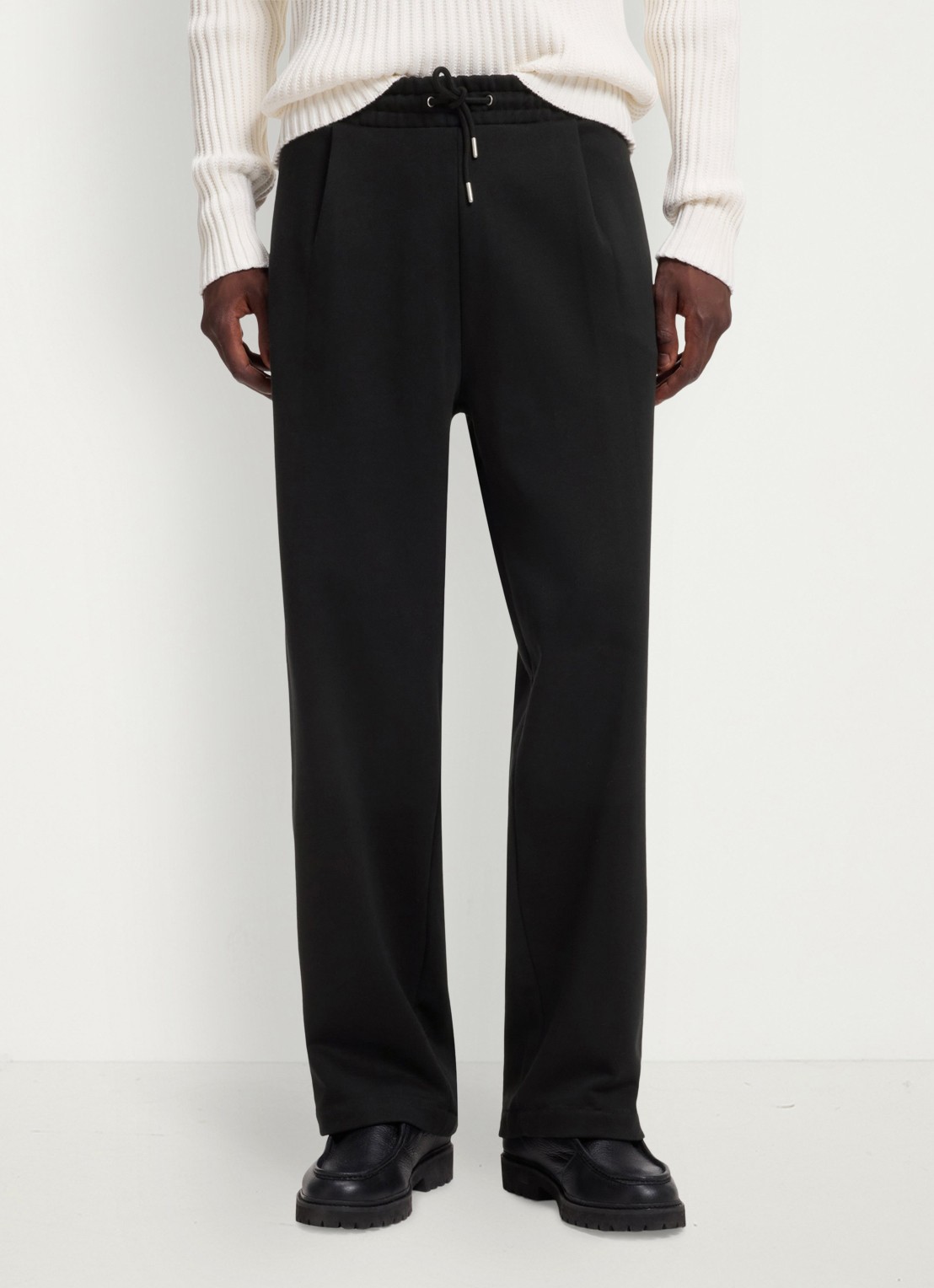 HUGO Loose fit broek met opgestikte zakken en studs - detail zwart