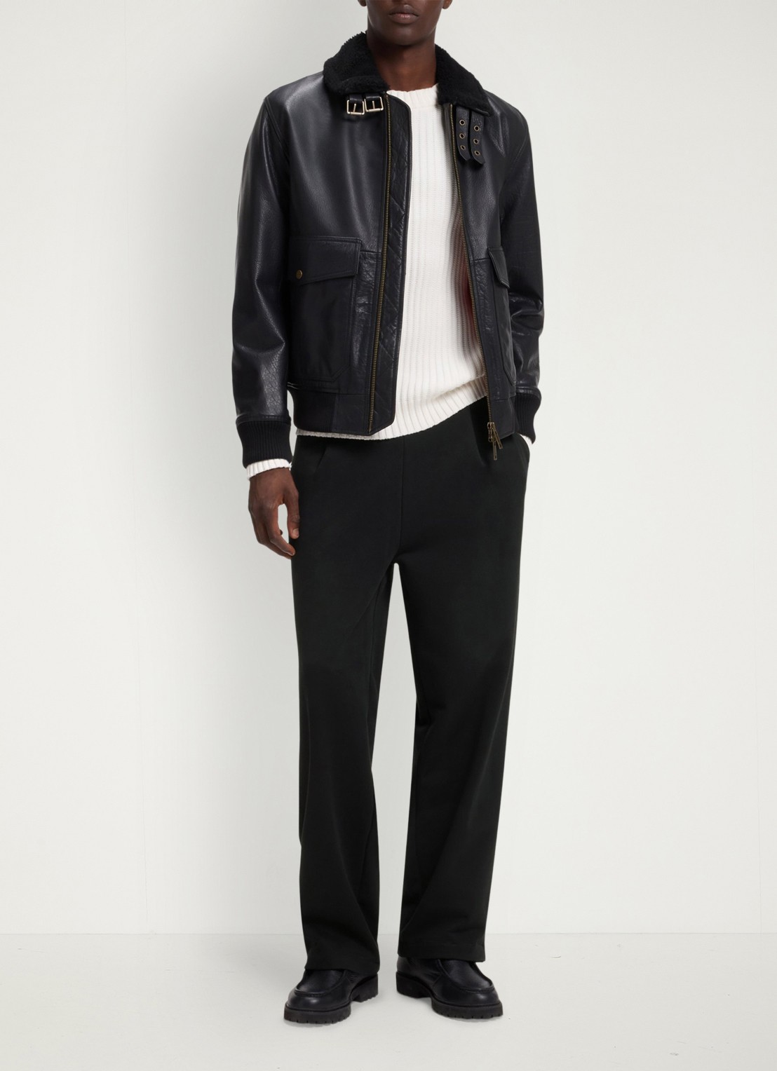 HUGO Loose fit broek met opgestikte zakken en studs - voorkant 5 zwart
