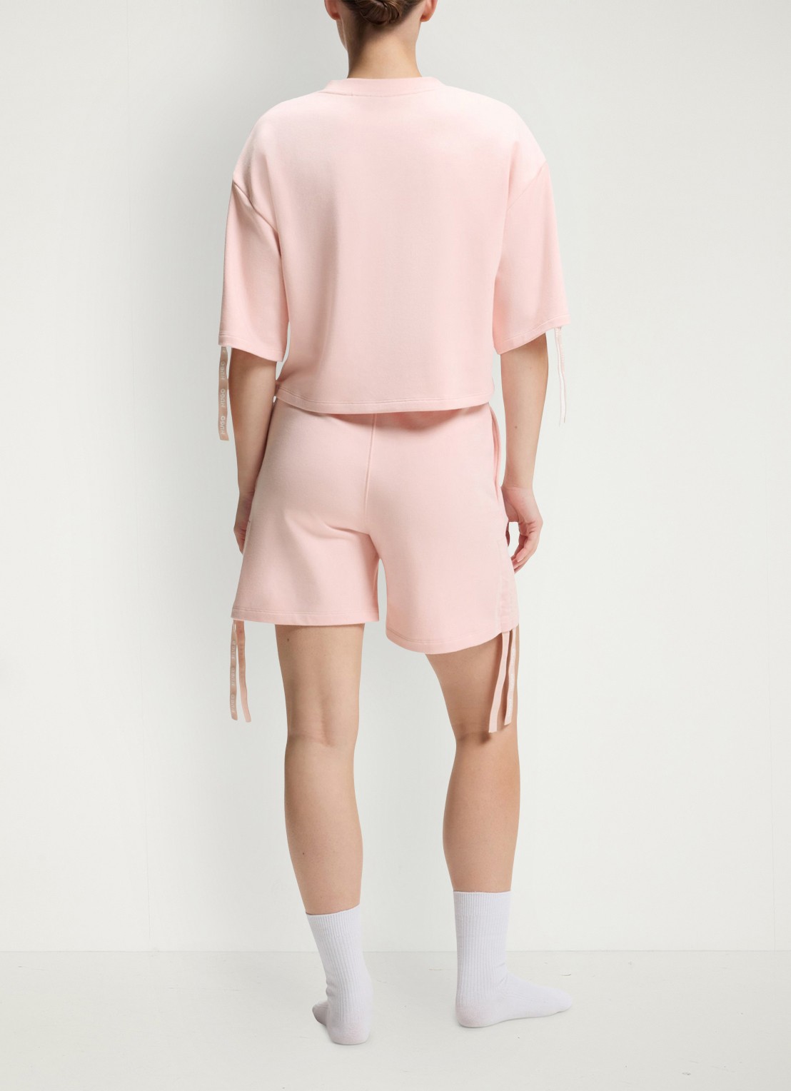 HUGO Loose fit korte broek met logo - achterkant 3 lichtroze