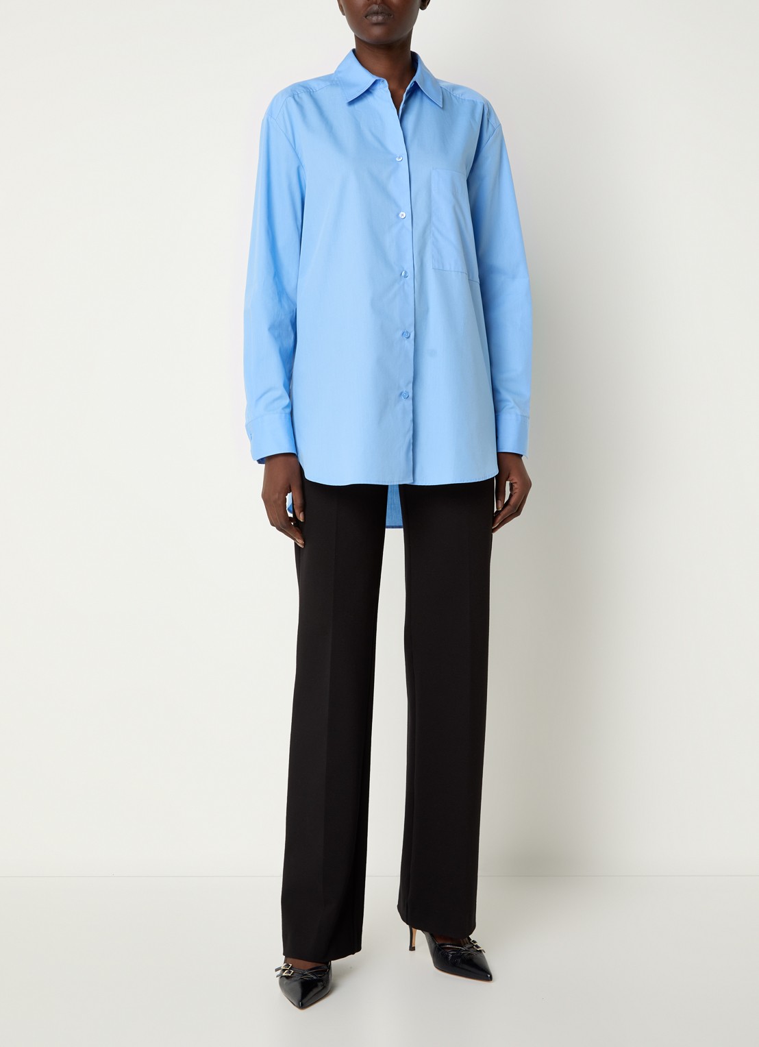 HUGO Oversized blouse met borstzak en logoborduring - voorkant 3 blauwgrijs
