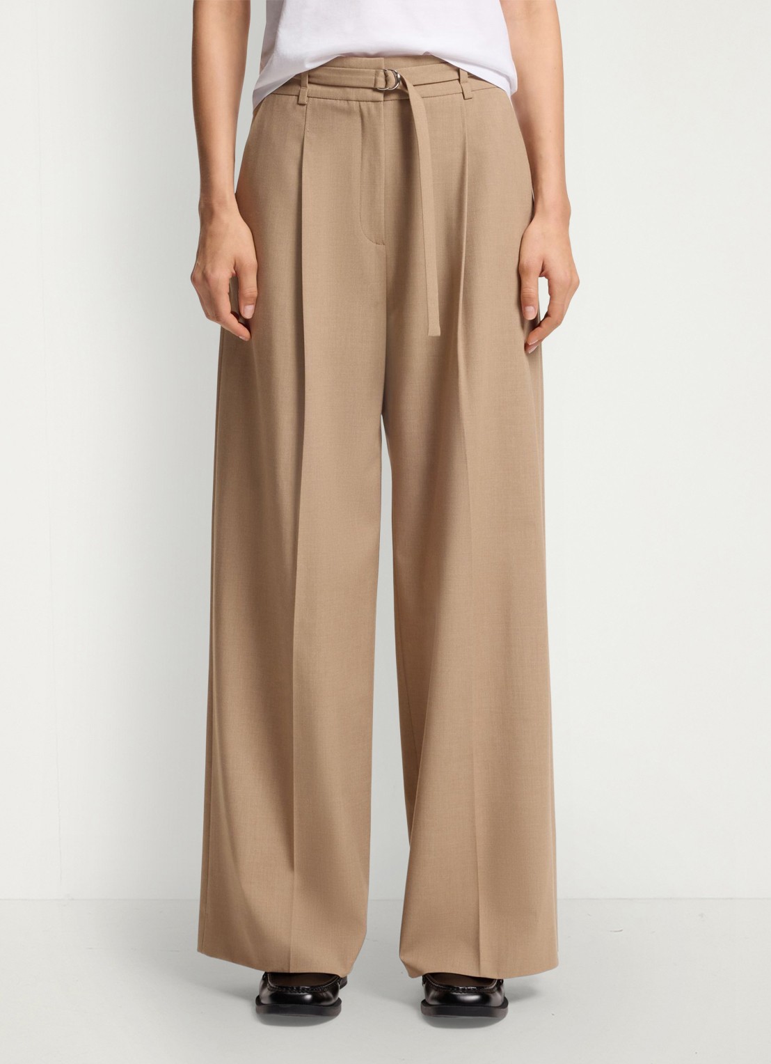 HUGO Pantalon met plooien en ceintuur - detail 2 camel