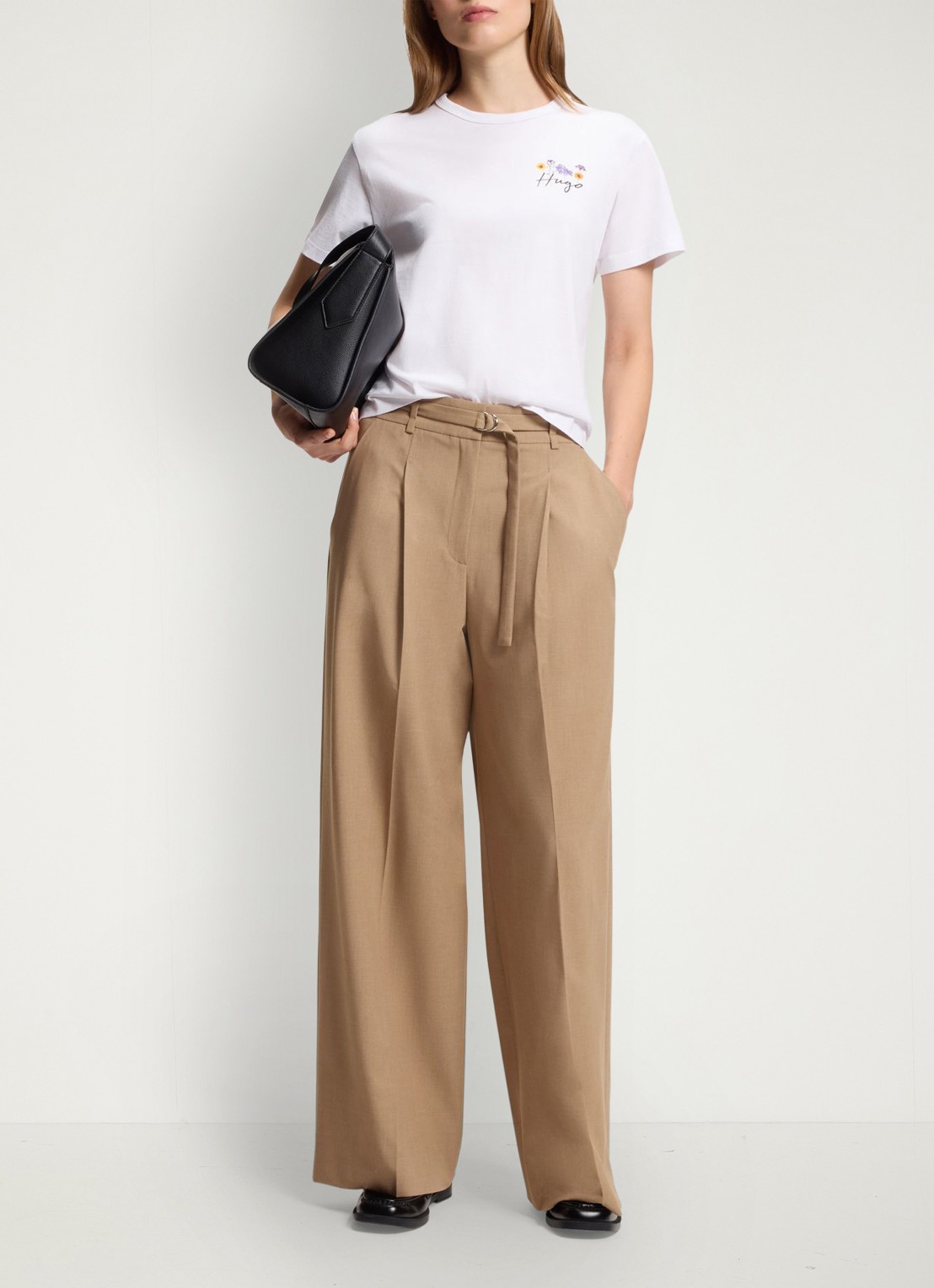 HUGO Pantalon met plooien en ceintuur - voorkant 5 camel