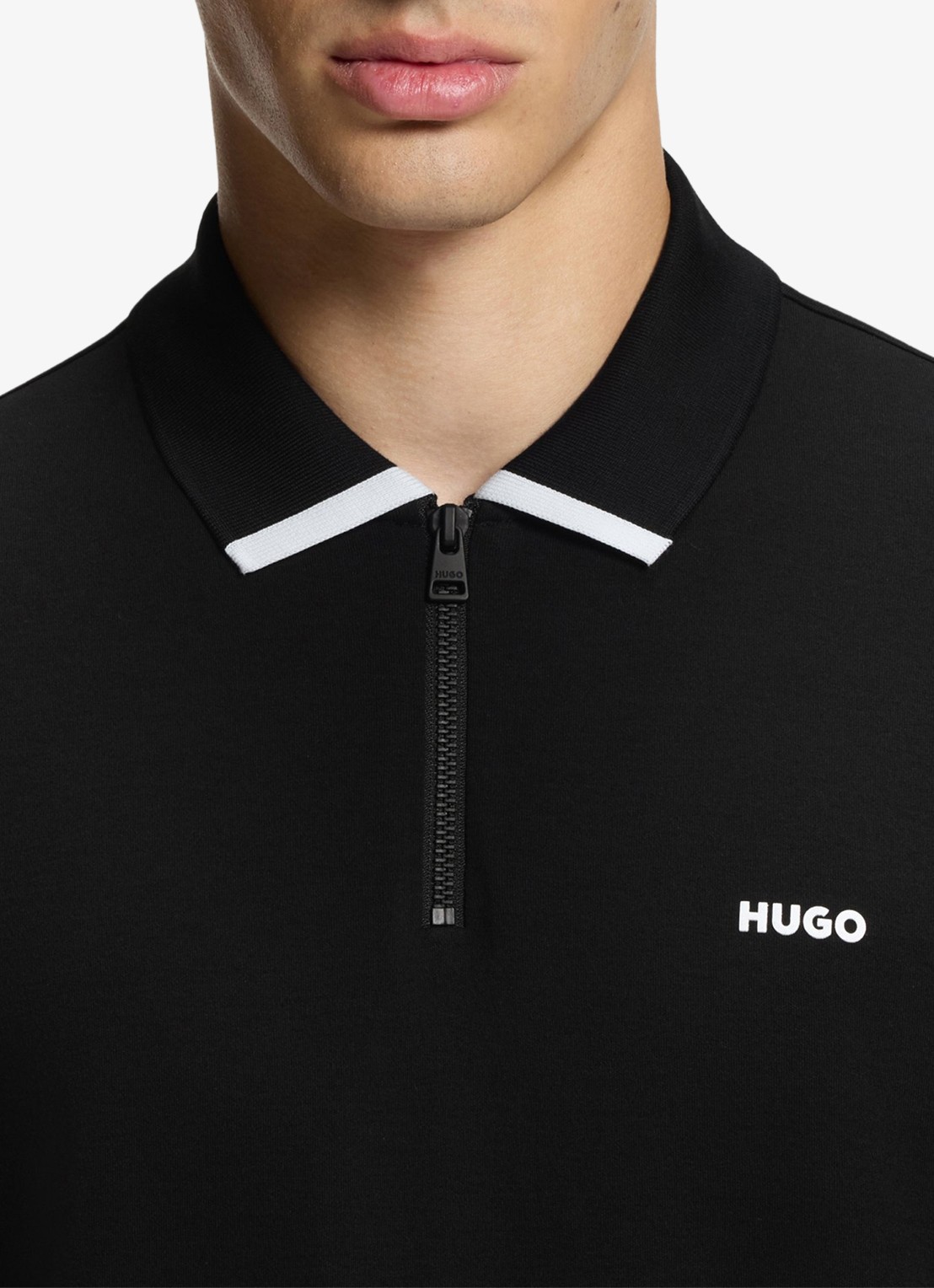 HUGO Polo van katoenpiqué met contrastlogo - detail 8 black-001 / zwart