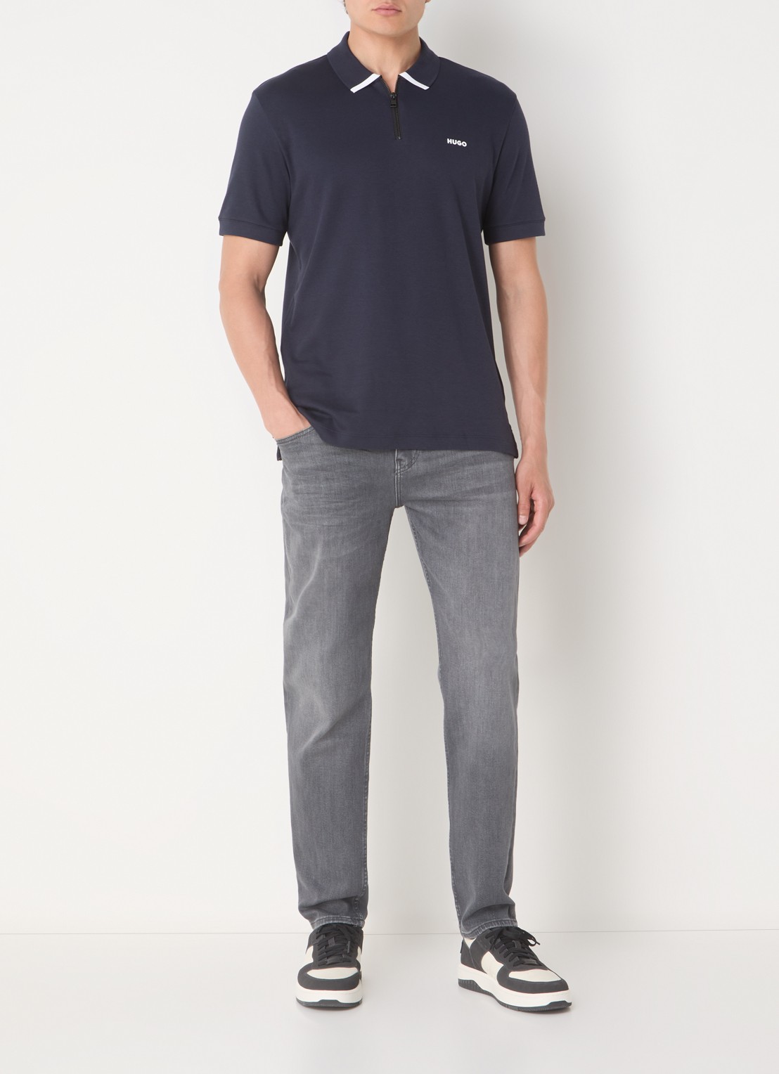HUGO Polo van katoenpiqué met contrastlogo - voorkant 3 dark blue-405 / blauw