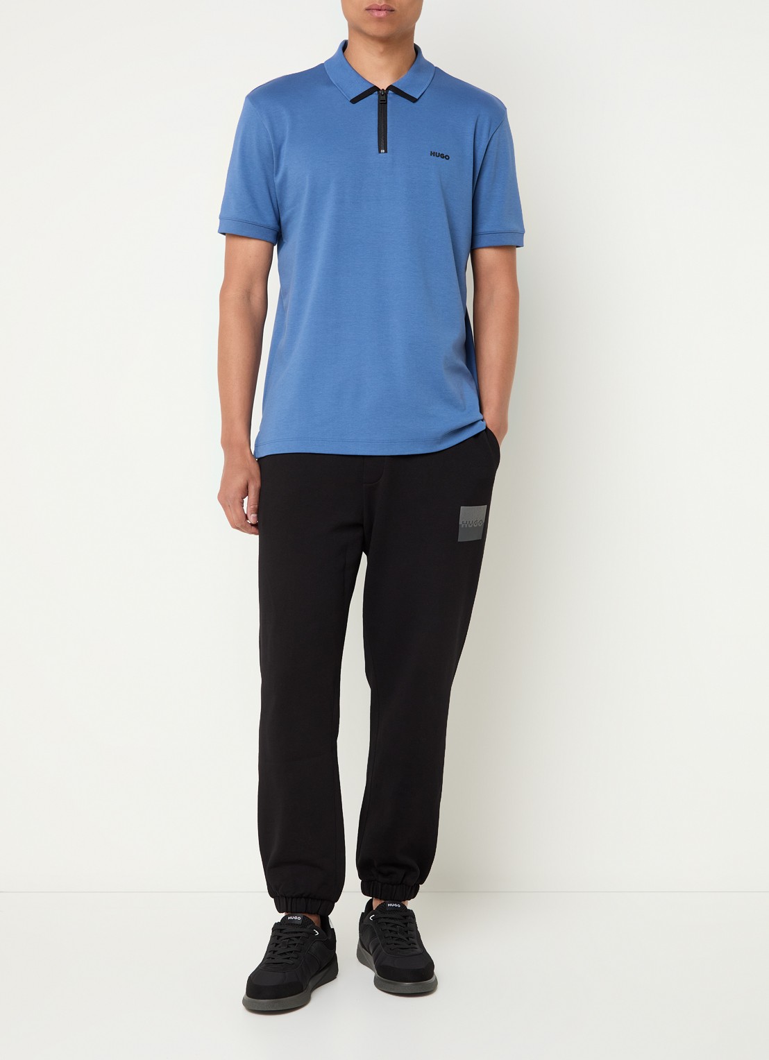 HUGO Polo van katoenpiqué met contrastlogo - voorkant 4 medium blue-427 / blauw