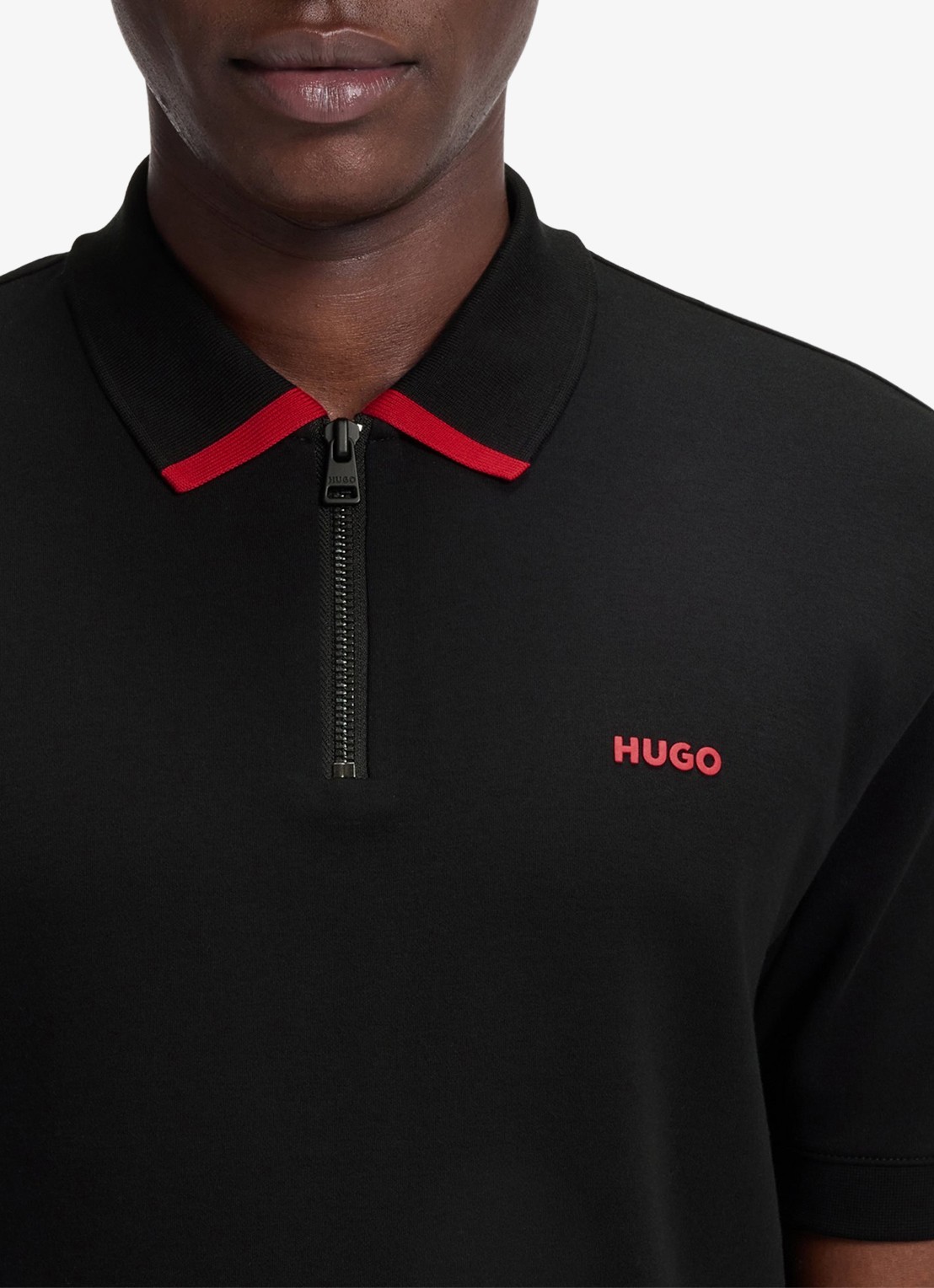HUGO Polo van katoenpiqué met contrastlogo - detail 5 black-002 / zwart