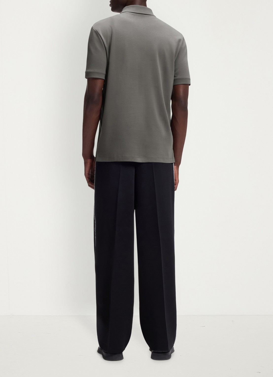 HUGO Polo van katoenpiqué met contrastlogo - achterkant 5 dark grey-025 / grijs