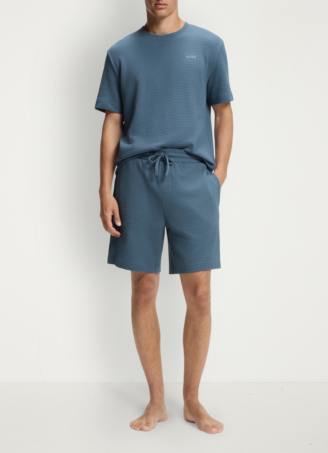 HUGO Pyjamashort met wafelstructuur en logostiksel - voorkant 2 open blue-496 / blauw