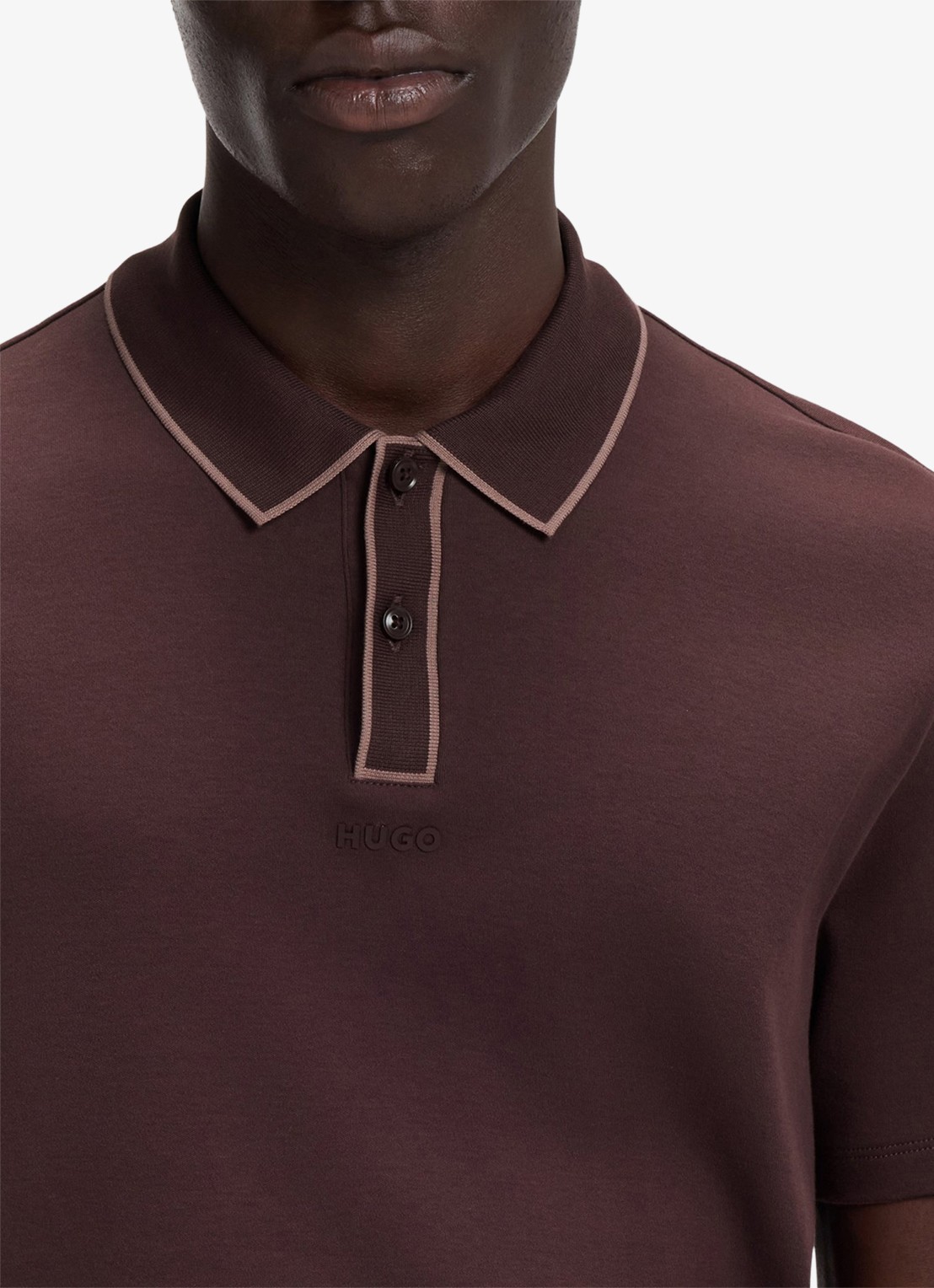 HUGO Regular fit polo met logo  - detail 2 bruin