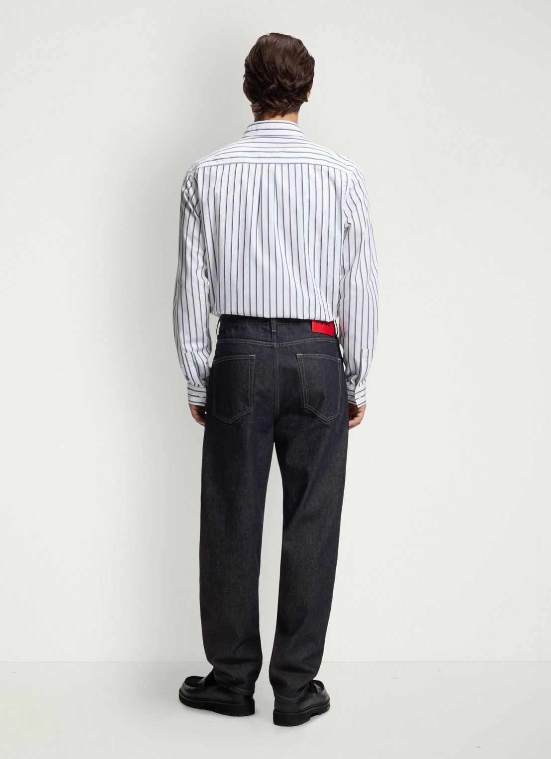HUGO Relaxed fit jeans met steekzakken - achterkant 4 donkerblauw