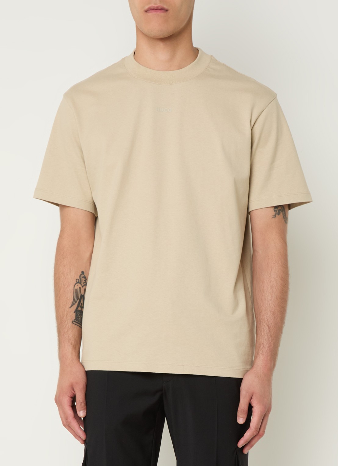 HUGO Relaxed-fit T-shirt van katoen met logoprint - detail beige