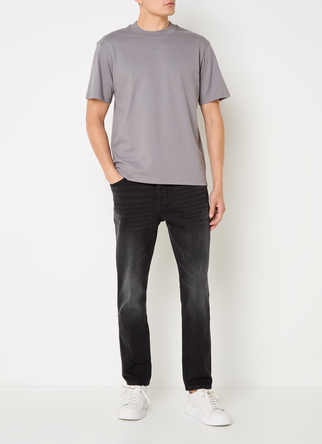 HUGO Relaxed-fit T-shirt van katoen met logoprint - voorkant 3 grijs