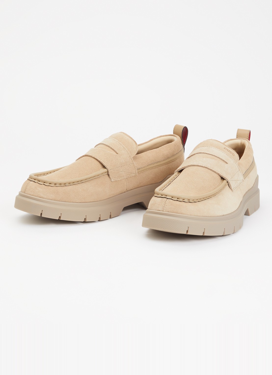 HUGO Ryan loafer van suède - detail 2 beige