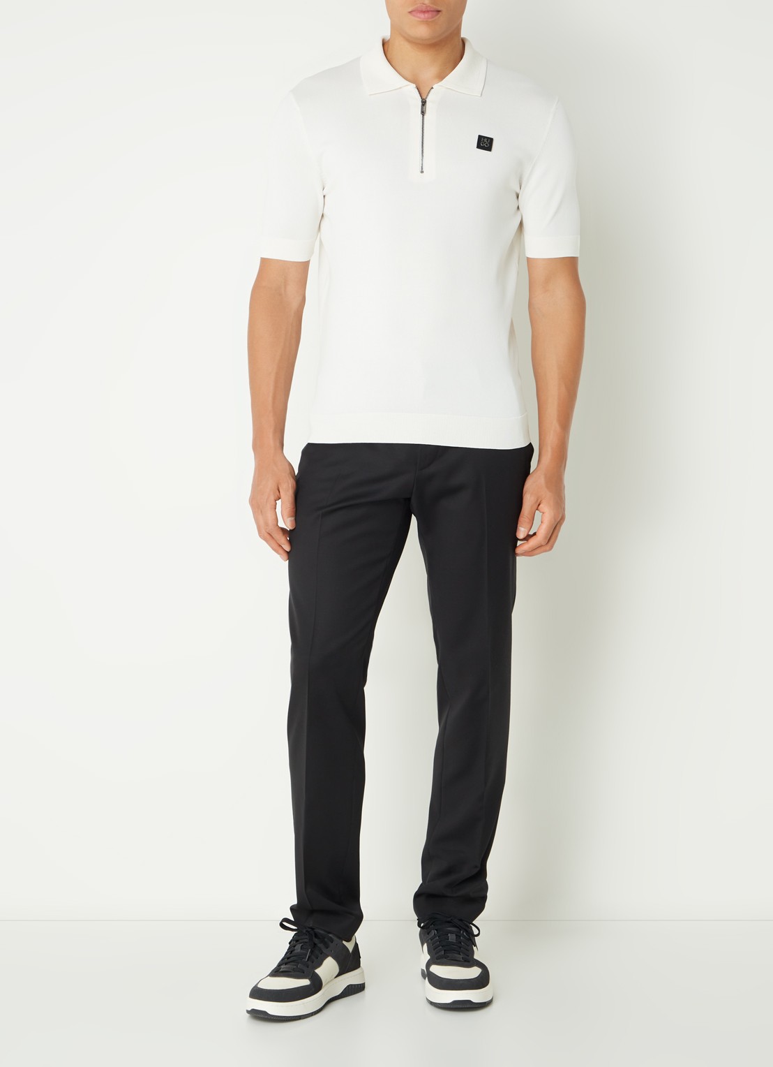 HUGO Sayfong regular fit polo met halve rits en logo - voorkant 4 gebroken wit