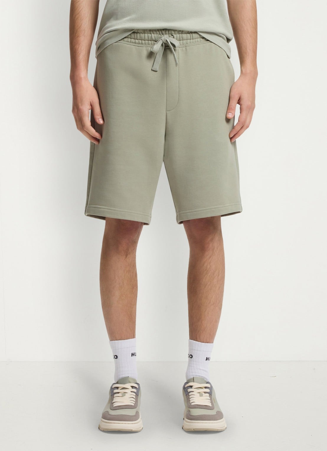 HUGO Short van katoenen sweatstof met logoprint - detail 4 light/pastel green-337 / groen