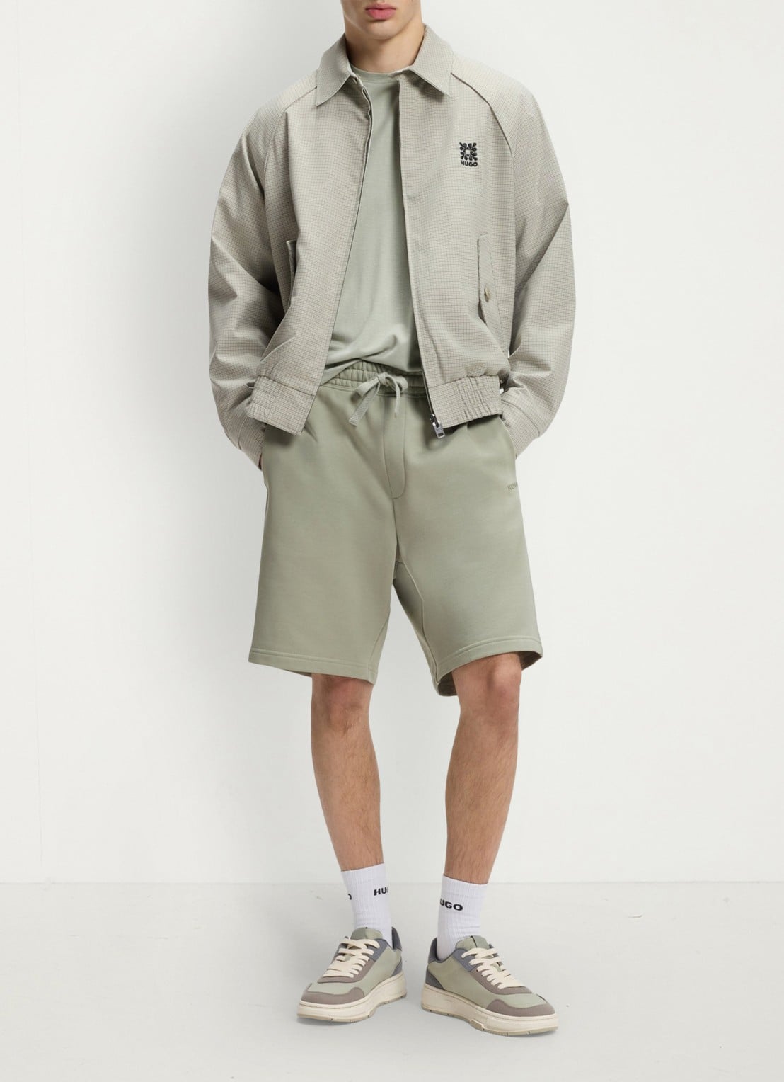HUGO Short van katoenen sweatstof met logoprint - voorkant 2 light/pastel green-337 / groen