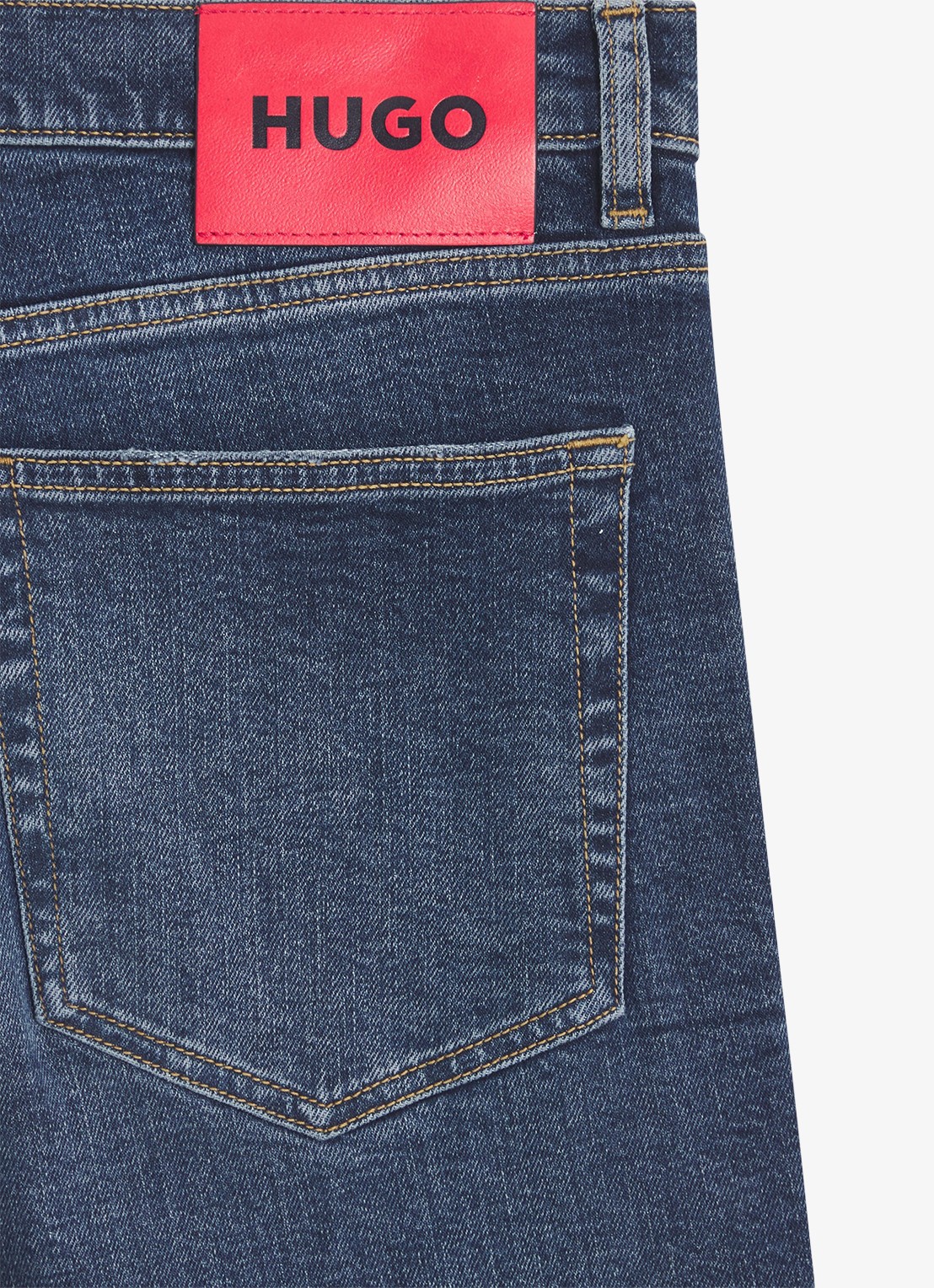 HUGO Slim fit jeans met donkere wassing - detail middenblauw