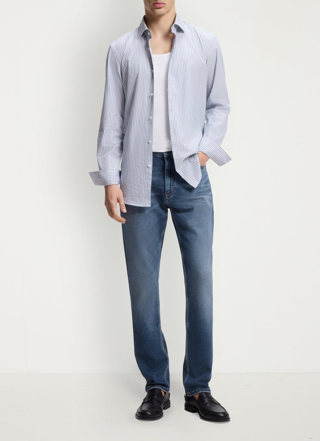 HUGO Slim fit jeans met steekzakken - voorkant 2 middenblauw