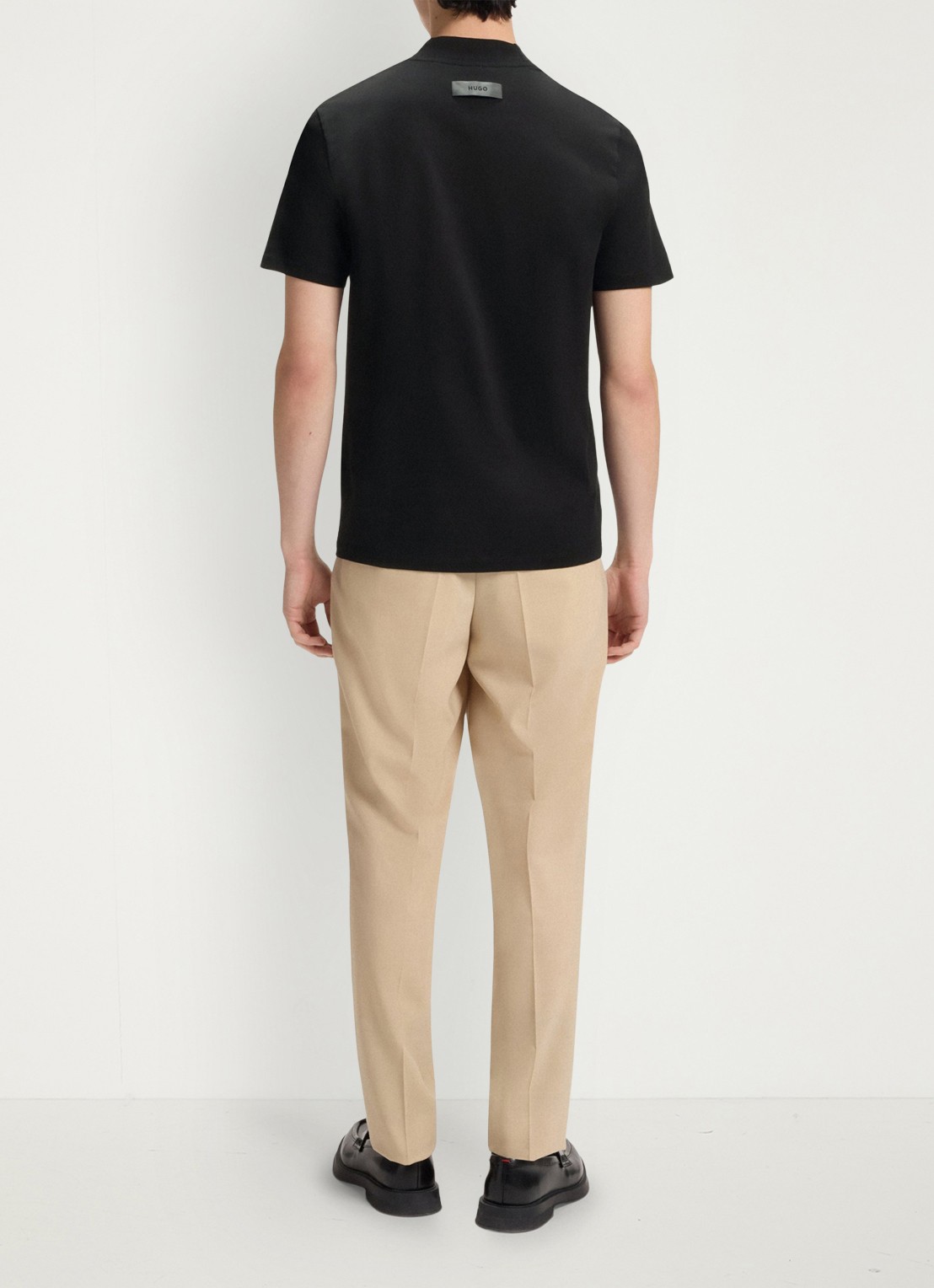 HUGO Slim-fit T-shirt van stretchkatoen met opstaande kraag - achterkant zwart