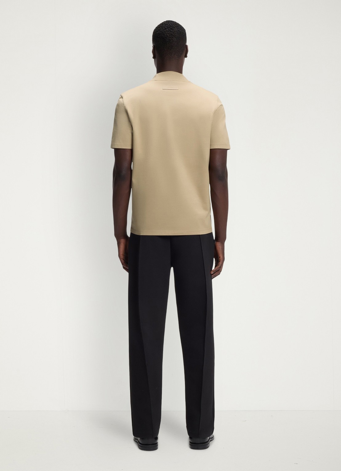 HUGO Slim-fit T-shirt van stretchkatoen met opstaande kraag - achterkant beige
