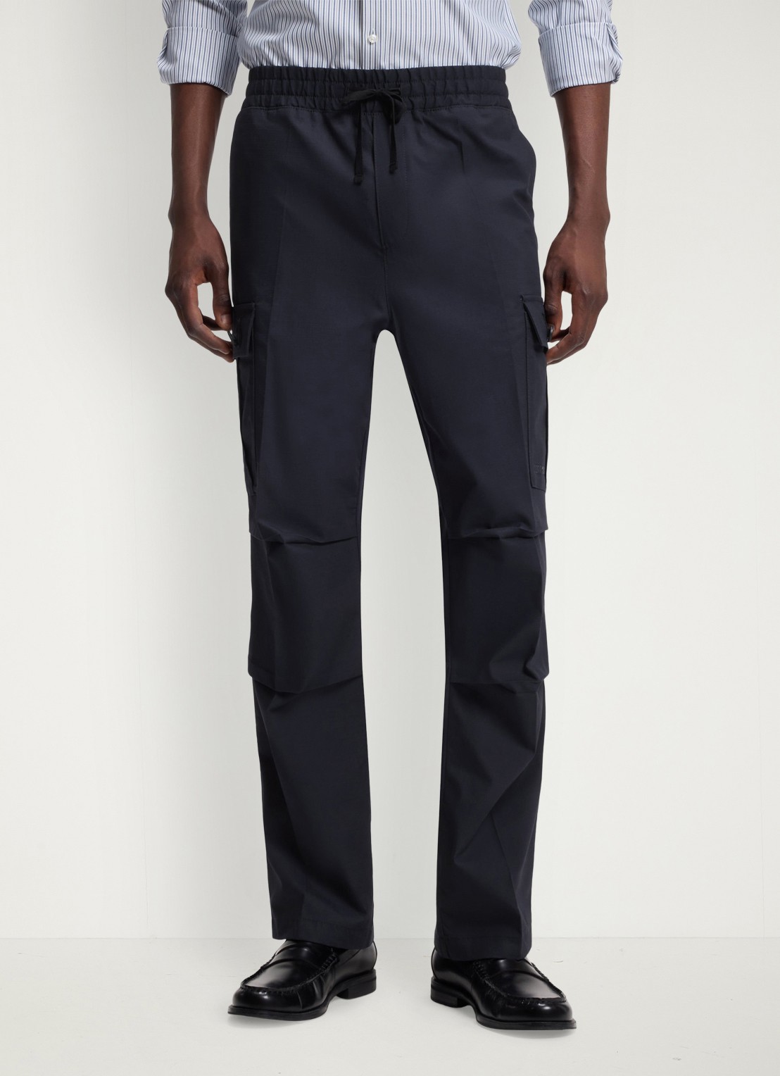 HUGO Straight fit cargobroek met steekzakken - detail blauw
