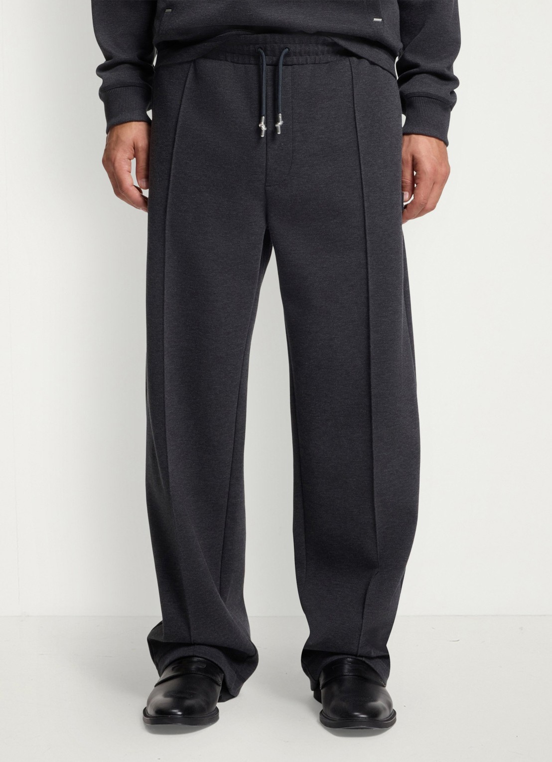 HUGO Straight fit joggingbroek met steekzakken - detail 4 donkergrijs