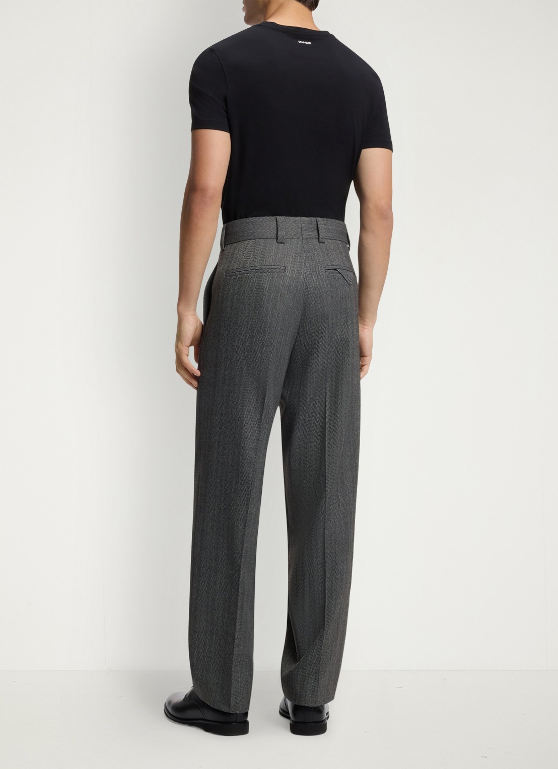 HUGO Straight fit pantalon met structuur - achterkant 4 donkergrijs