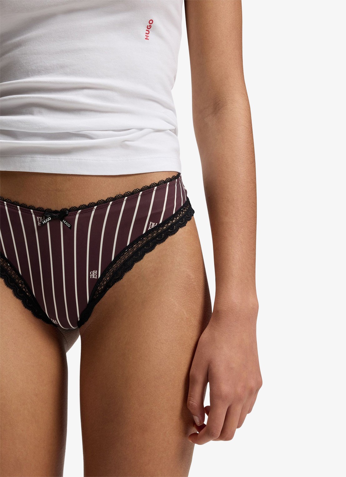 HUGO String van elastische microvezelstof met kanten afwerking - detail 4 aubergine