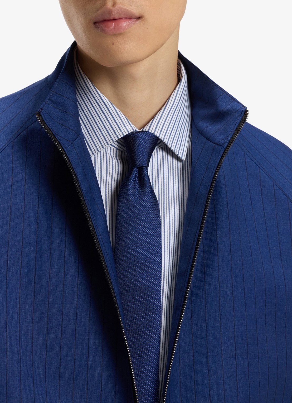 HUGO Stropdas van zijde met jacquard dessin - voorkant 2 donkerblauw