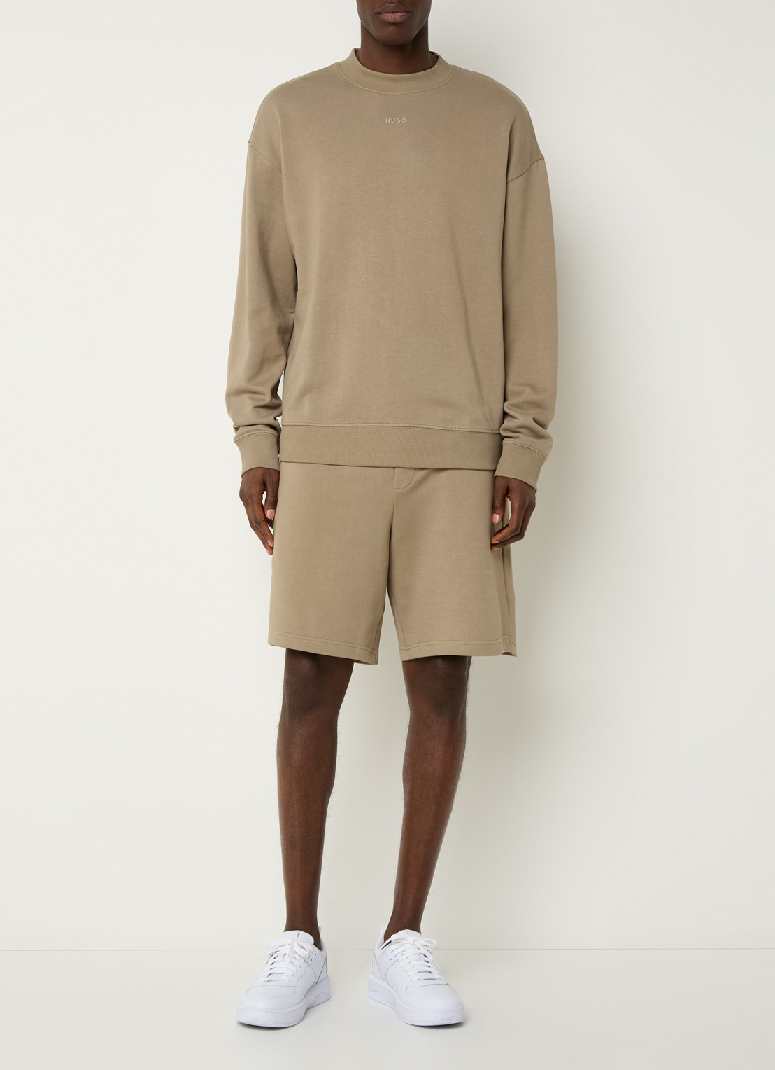 HUGO Sweater met logo - voorkant 2 medium brown-219 / bruin