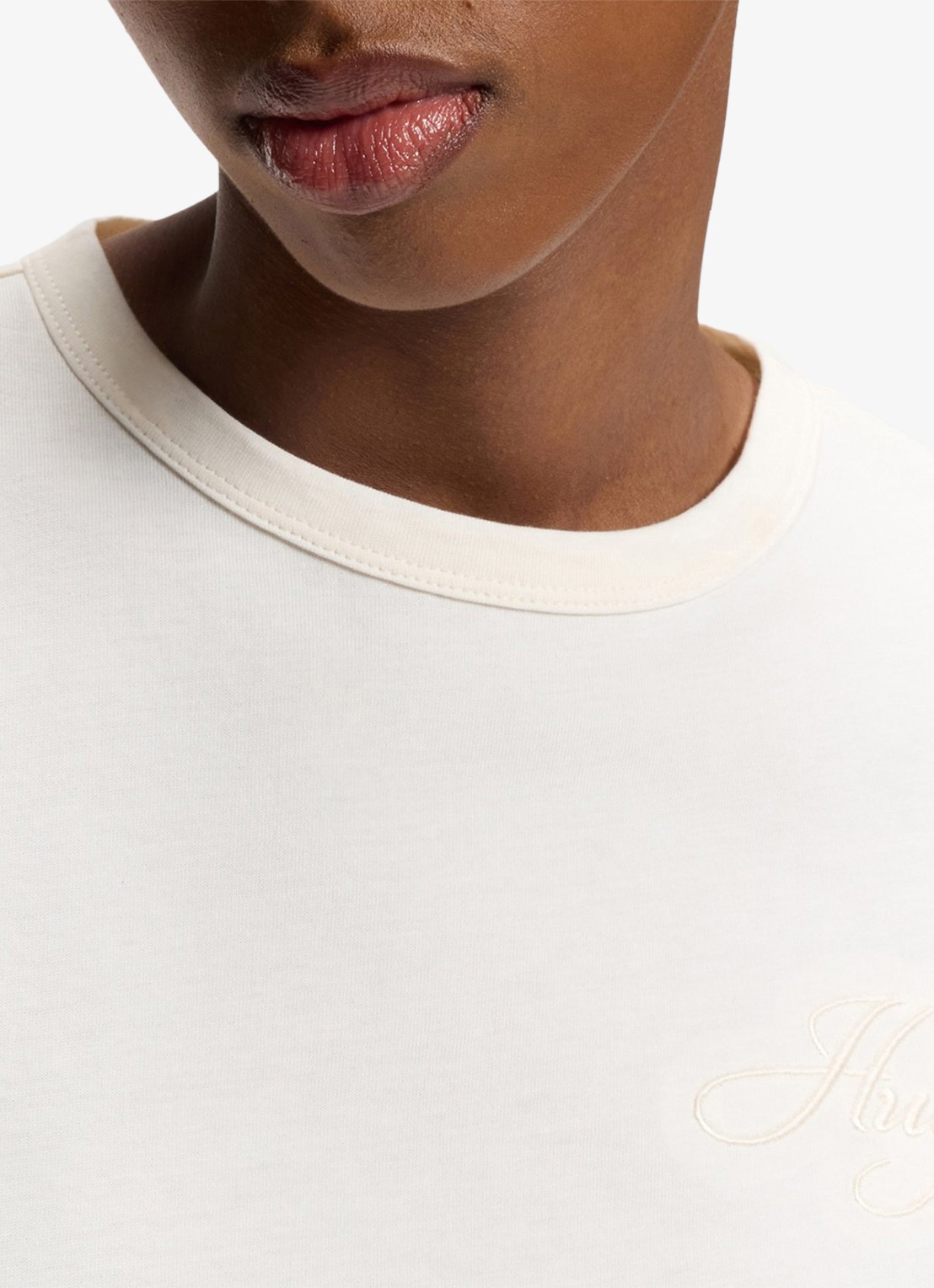 HUGO T-shirt met logoborduring - detail 4 open white-115 / wit