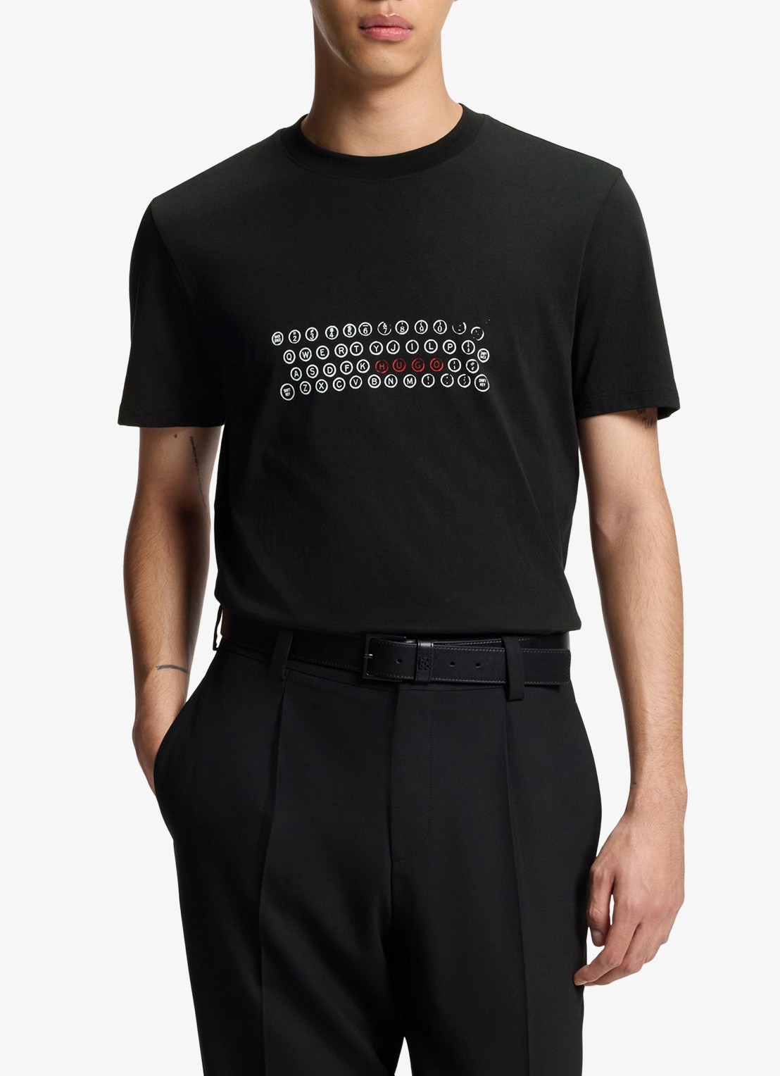 HUGO T-shirt met logoprint  - detail zwart