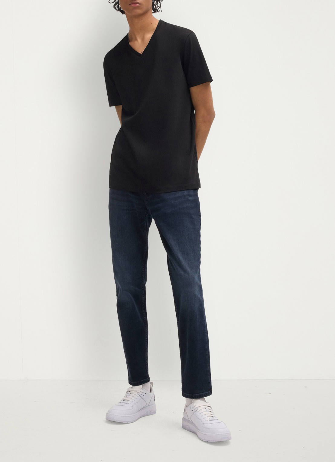 HUGO T-shirt met V-hals in 2-pack - voorkant 5 zwart