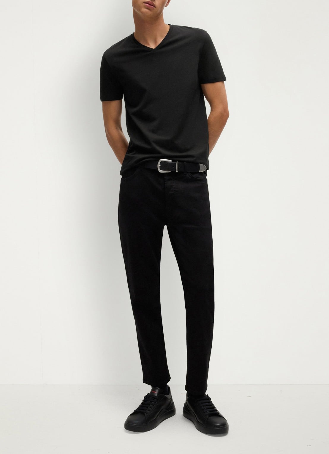 HUGO T-shirt met V-hals in 2-pack - voorkant 2 diepzwart