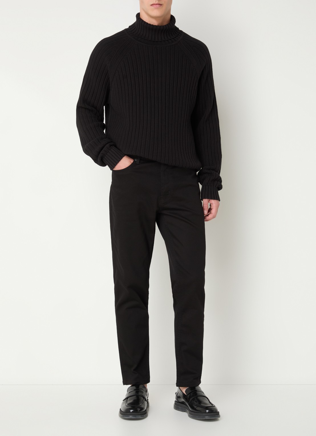 HUGO Tapered fit cropped jeans met gekleurde wassing - voorkant 4 zwart