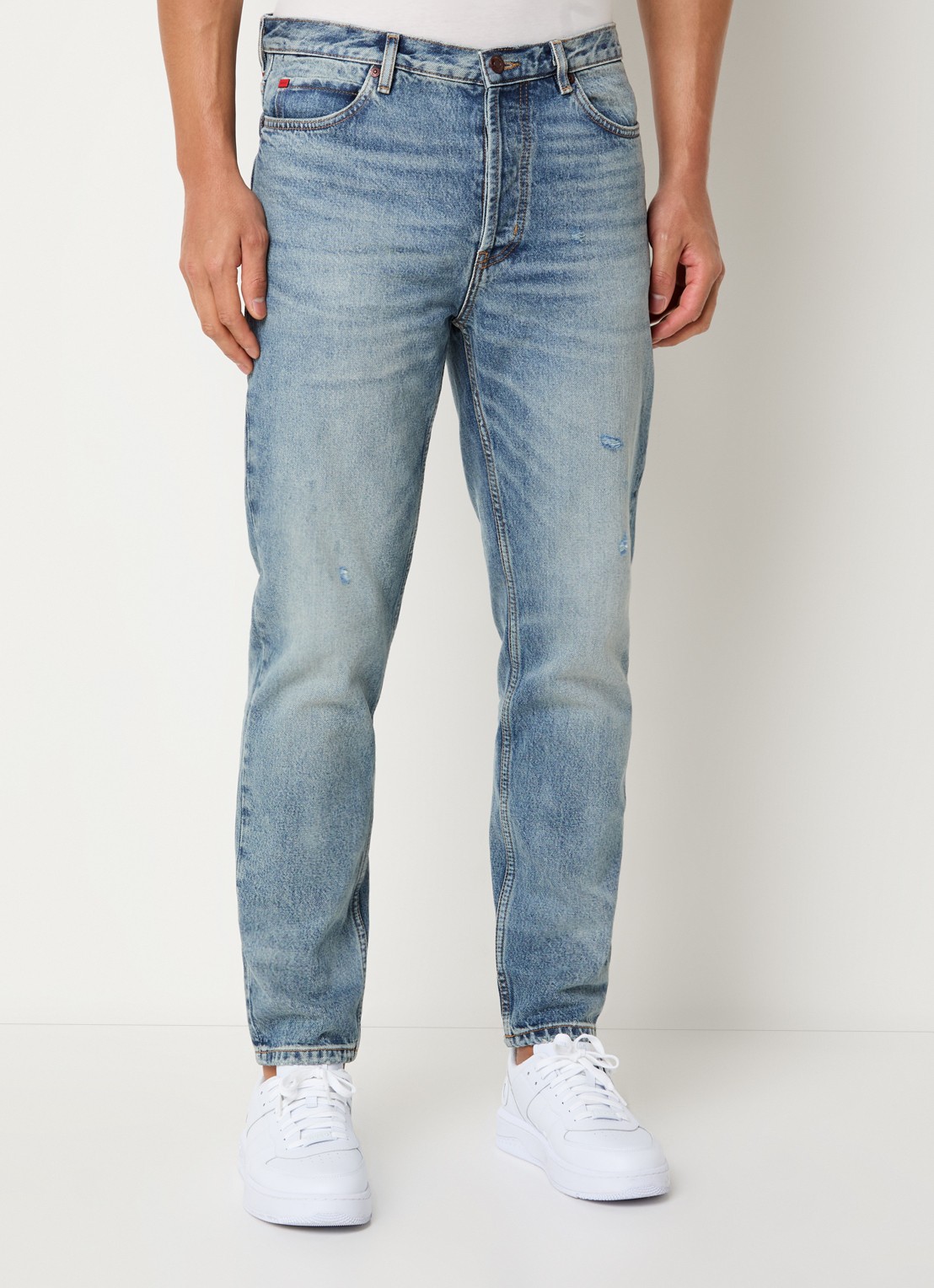 HUGO Tapered fit jeans met steekzakken - detail 3 indigo