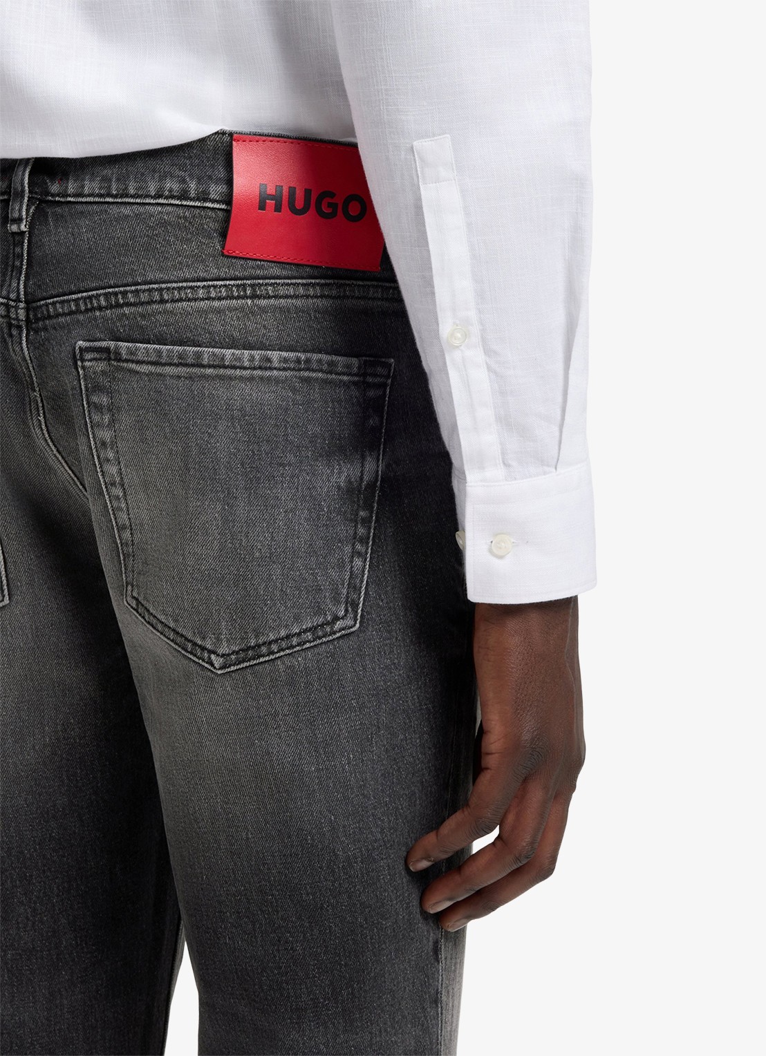 HUGO Tapered fit jeans met steekzakken - detail 2 charcoal-010 / grijs