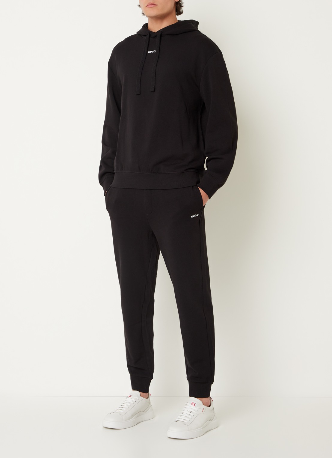 HUGO Trainingsbroek van katoenen badstof met logoprint - voorkant 3 zwart