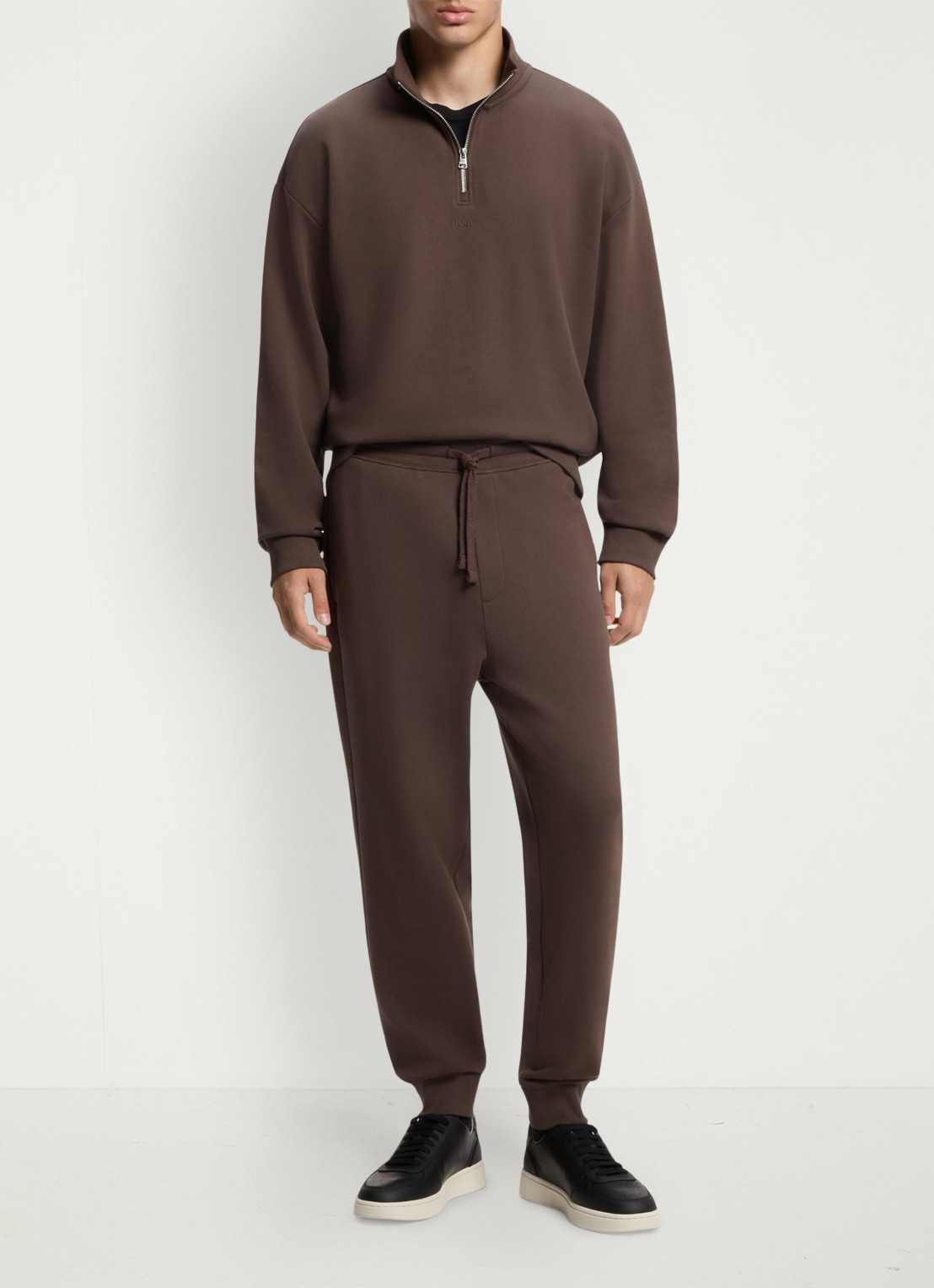 HUGO Trainingsbroek van katoenen badstof met logoprint - voorkant 4 brown overflow-903