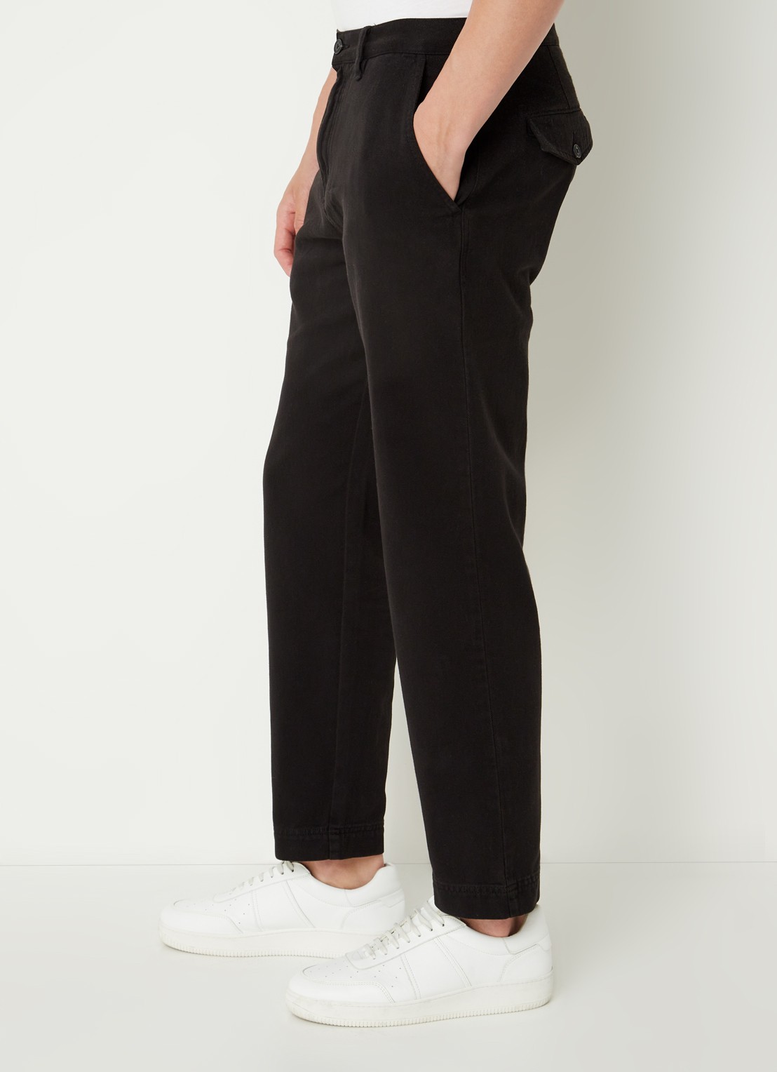 HUGO Zeebo tapered fit chino met steekzakken - detail 2 zwart