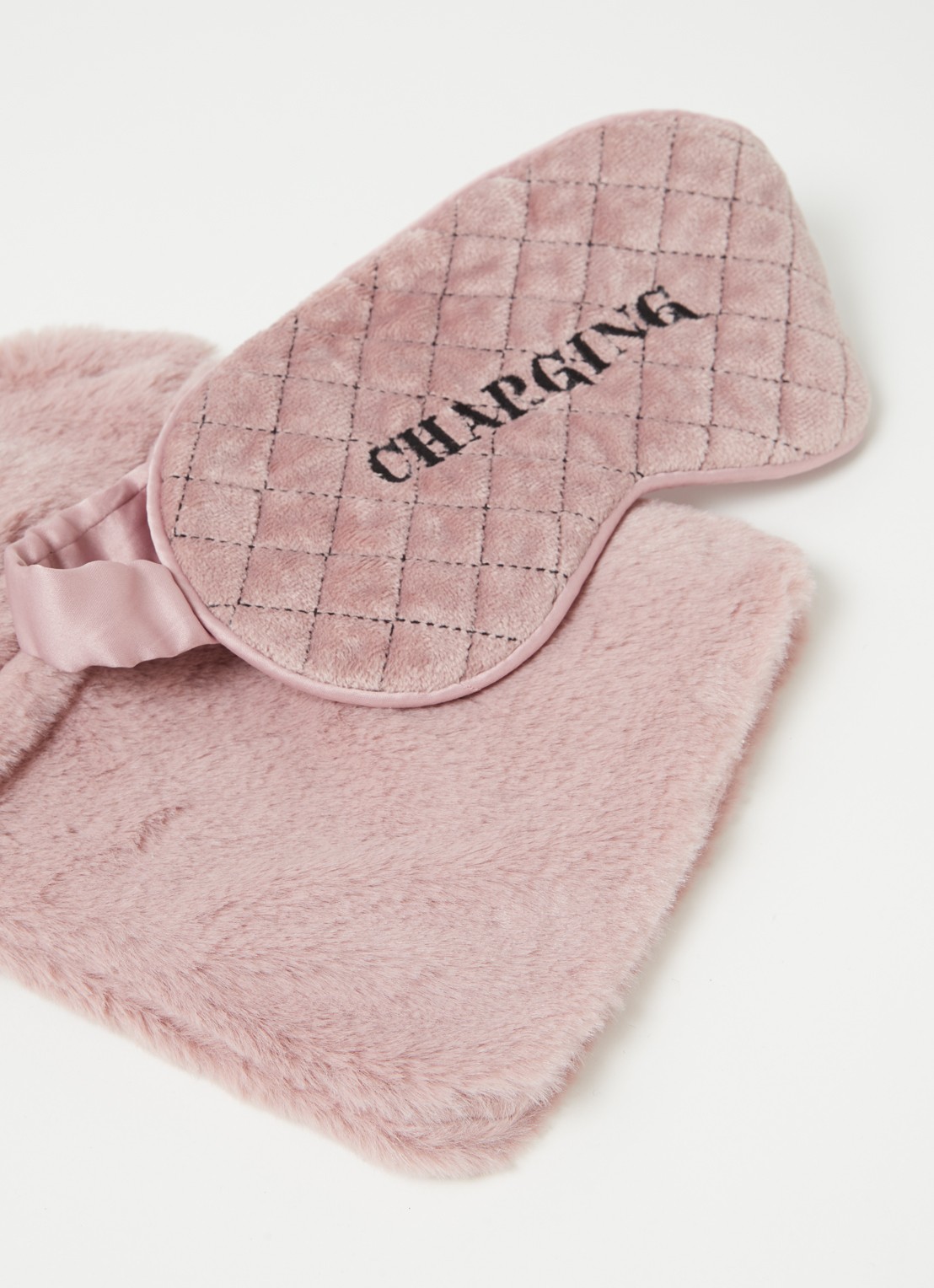 Hunkemöller Cleo slaapmasker en kruik van fluweel en rubber  - detail oudroze