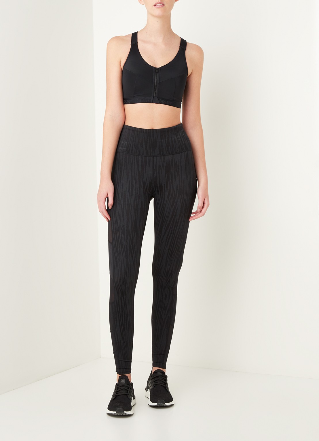 Hunkemöller The Pro voorgevormde sport bh met mesh en high support - voorkant 3 zwart
