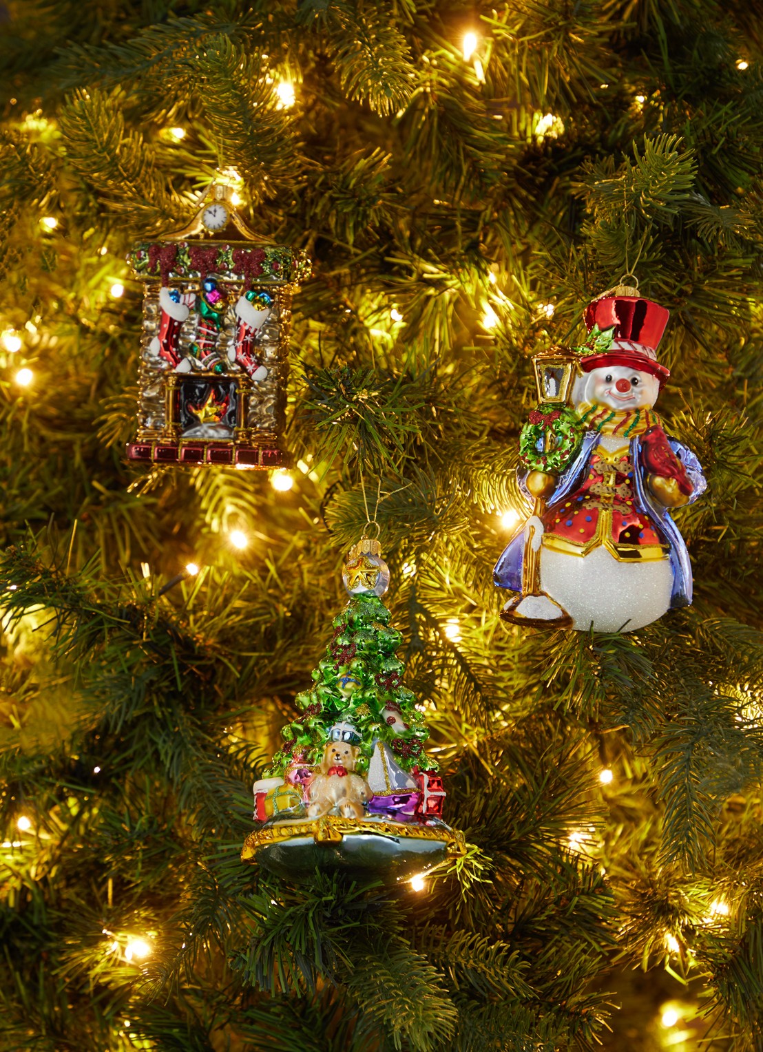 Huras Family Christmas Tree On Pillow kersthanger 18 cm - voorkant 2 groen