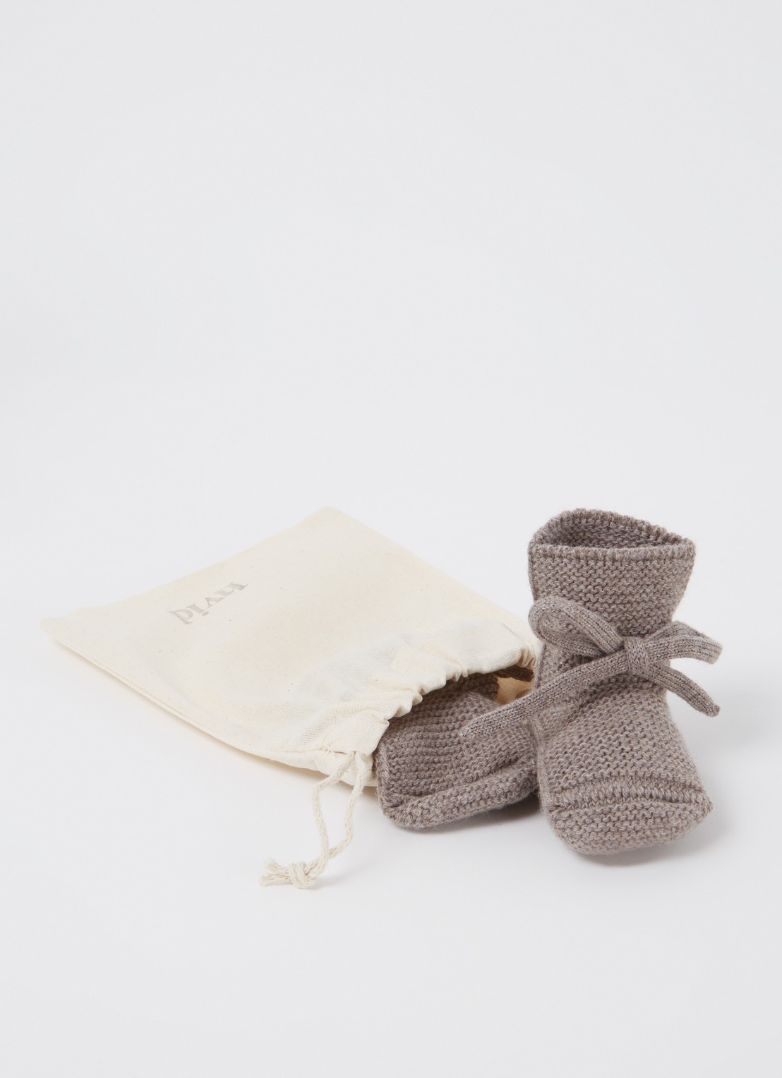 Hvid Booties gebreide babyslofjes van wol - voorkant 3 lichtgrijs