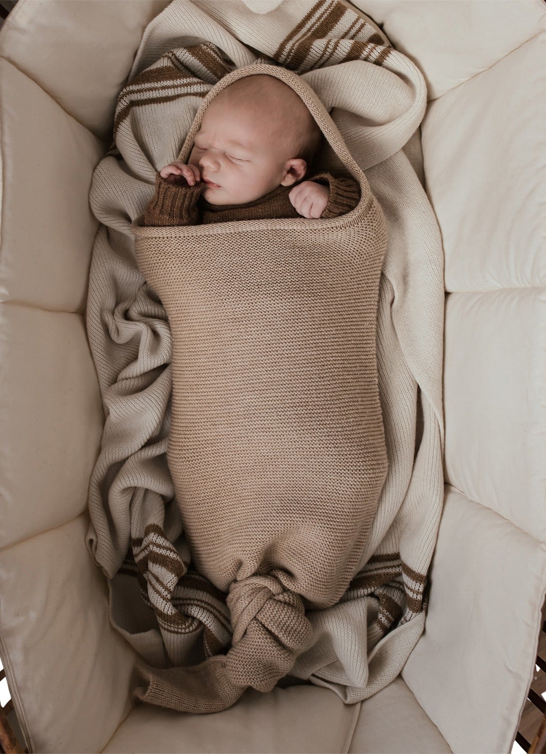 Hvid Cocoon van merino wol - voorkant 2 bruin