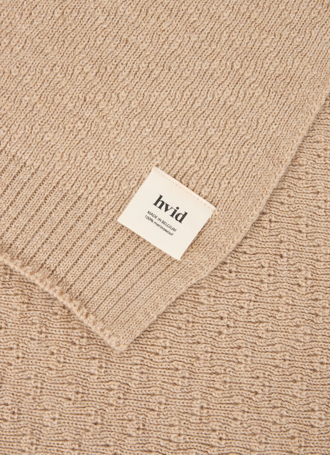 Hvid Dora wiegdeken van merino wol 95 x75 cm - detail 3 donkerbeige
