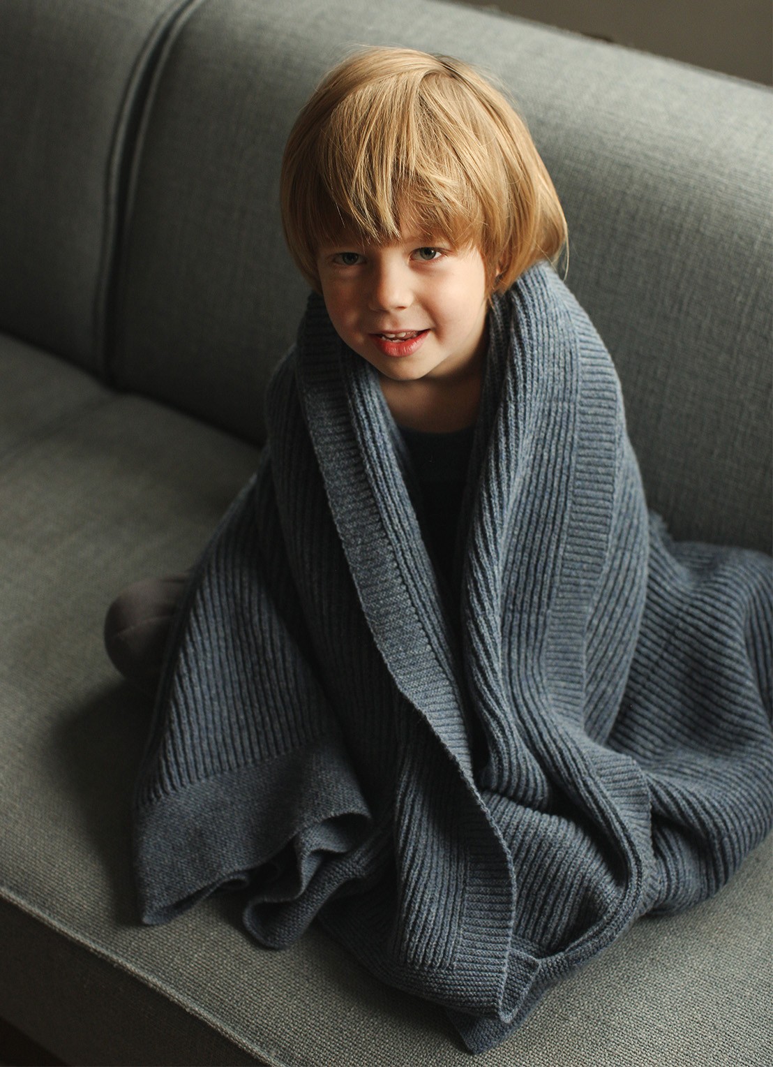 Hvid Gaston plaid van merino wol 140 x 100 cm - voorkant 2 staalblauw